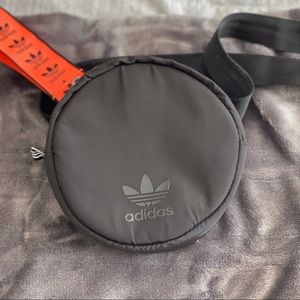 Adidas crossbody/fancy pack